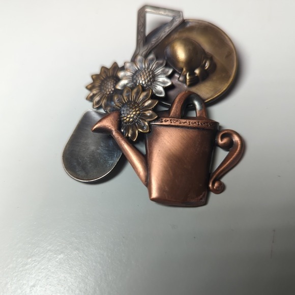 Vintage K&T Gardening‎ Garden Theme Brooch Pin Flowers Wheelbarrow Spade Seeds - Picture 2 of 5